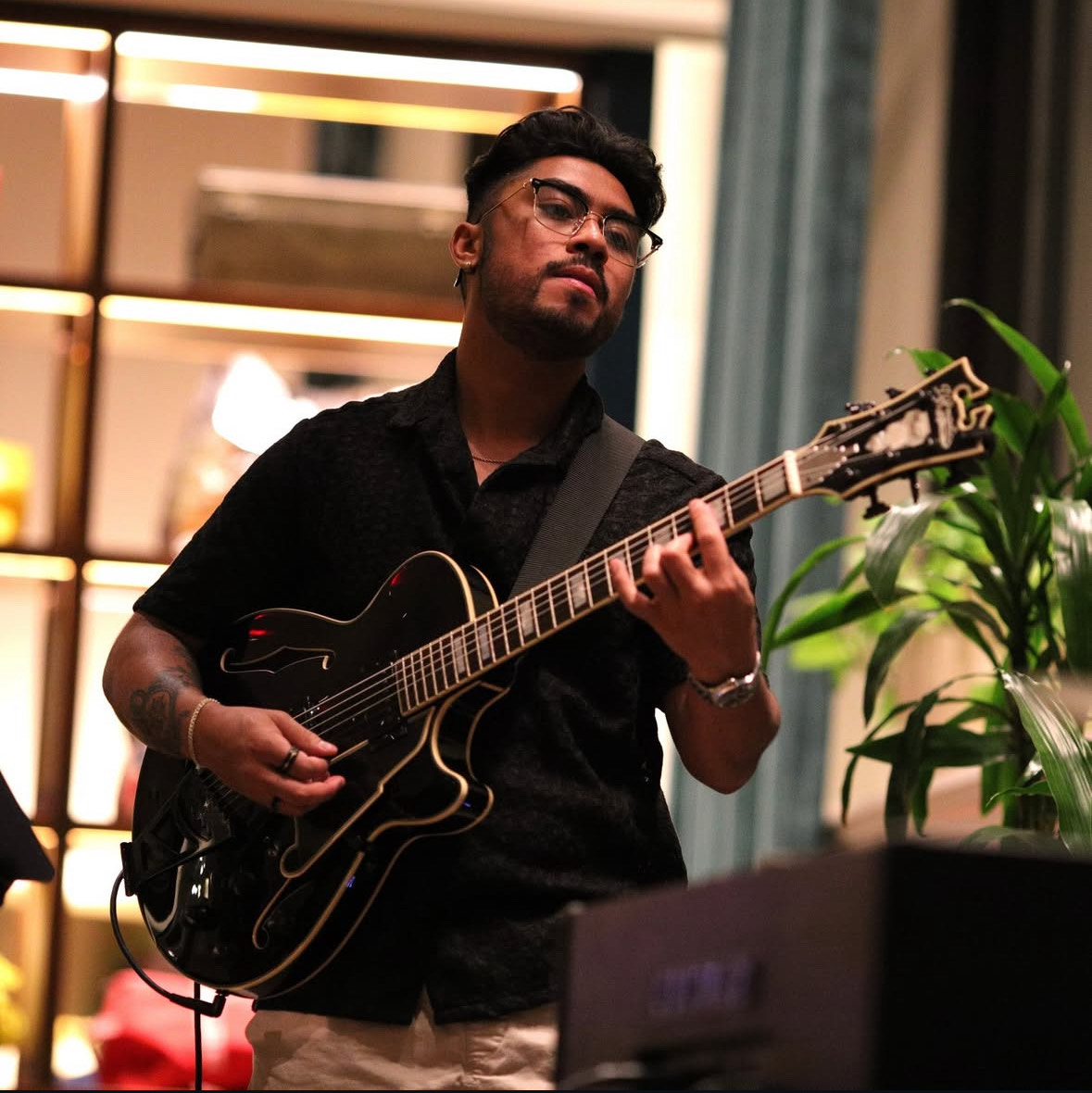 Guitar Lessons at the New Jersey School of Music in Medford NJ with Dave Thaker